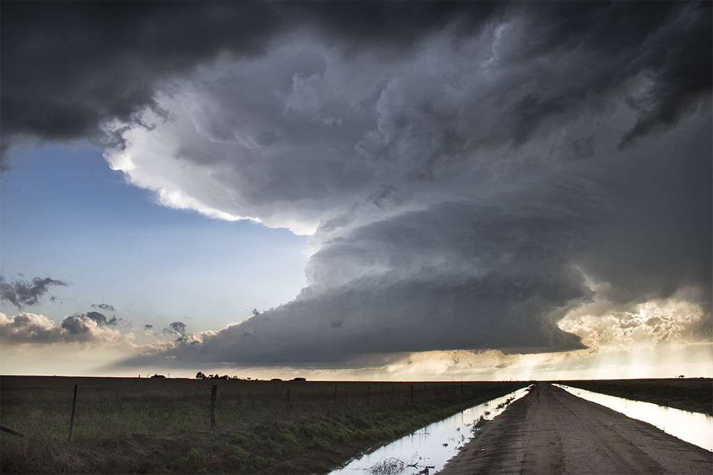 Leoti, Kansas, Supercell & Tornadoes. May 21, 2016 — Travis