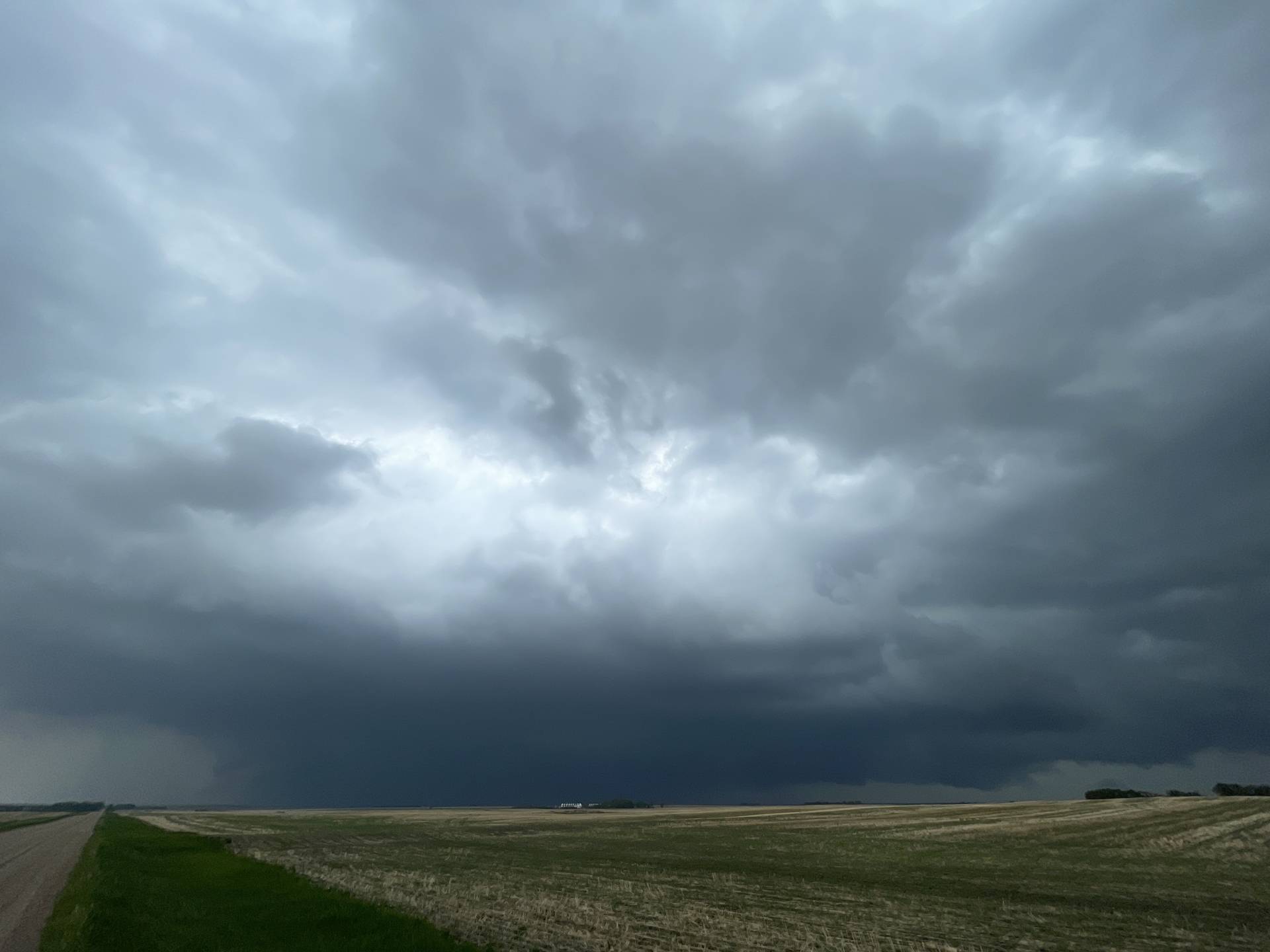 The storms have congealed and I’m behind the lead cell… dropping south for tail end Charlie #sktorm 5:11pm