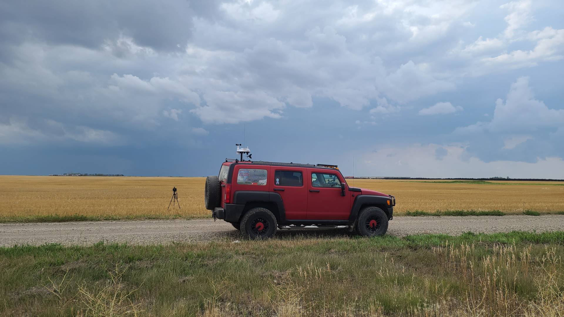 Line of thunderstorms forming west of Weyburn, SK #skstorm 