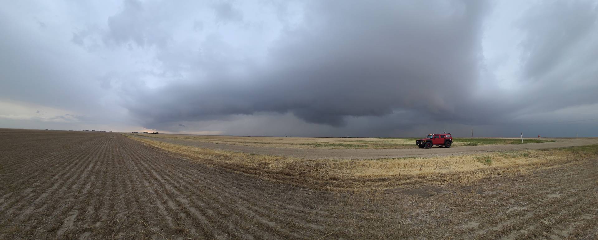 Nice to finally see a little structure in the skies! Torquay, SK 6:05pm  #skstorm 