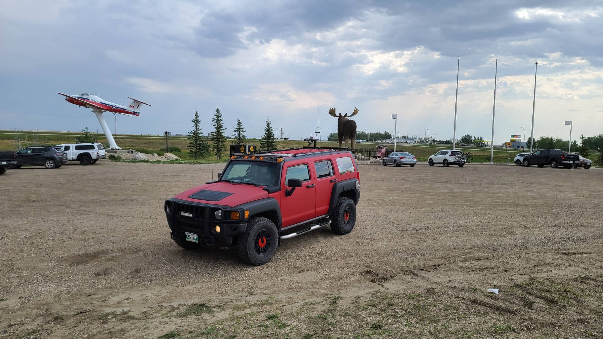 Sitting in Moose Jaw now waiting for some thunderstorm development later this afternoon #skstorm 