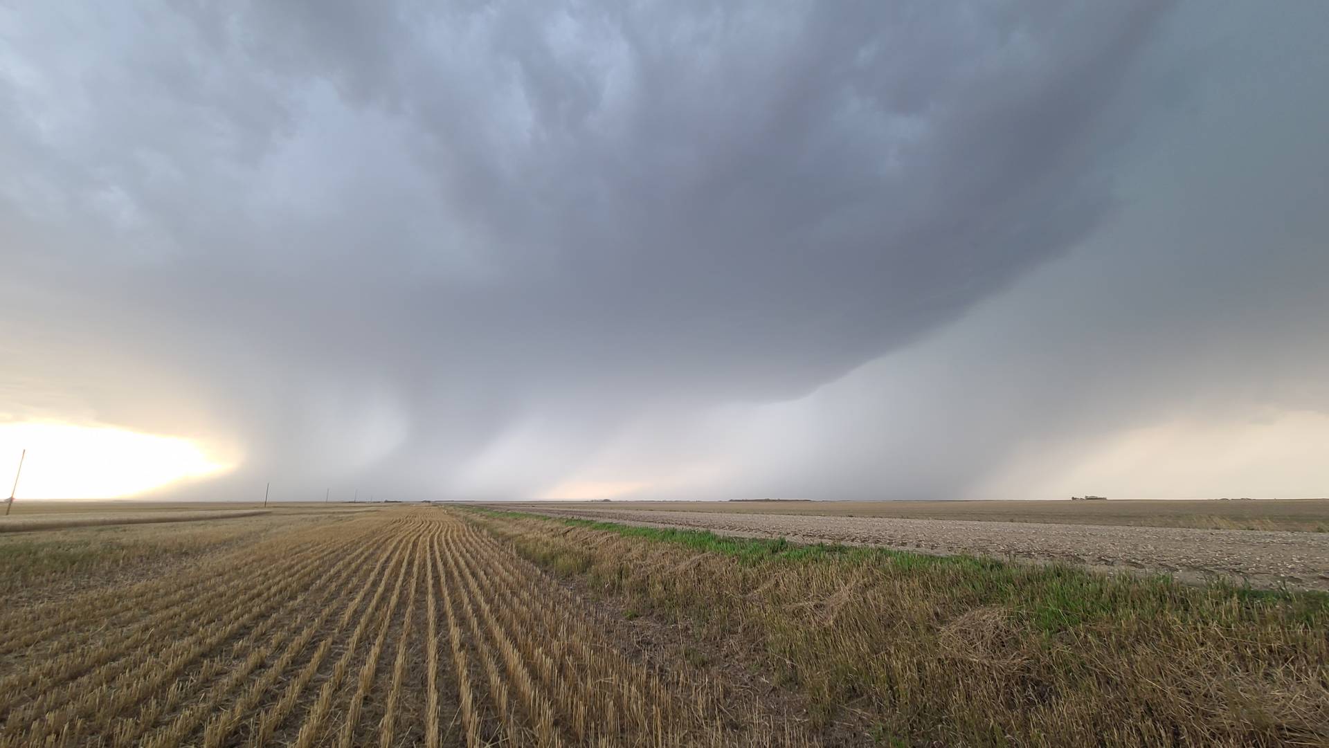 High based Hailer South of Moose Jaw, 5:28pm #skstorm