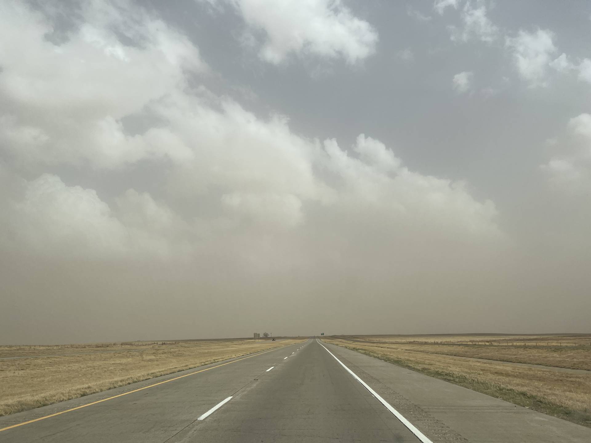 This dust is gonna be a problem Canyon, TX 04:33 PM