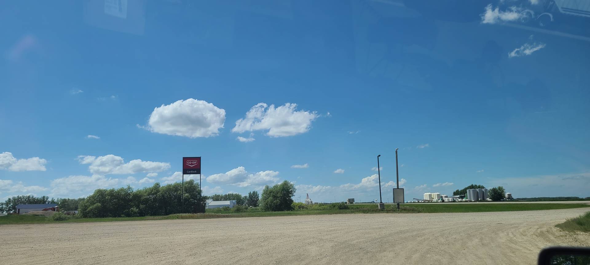 The atmosphere is cooking over Langenburg, Saskatchewan getting ready for some possible Severe WX this afternoon/evening 02:48 PM @ECCCWeatherSK #SKstorm #SKwx