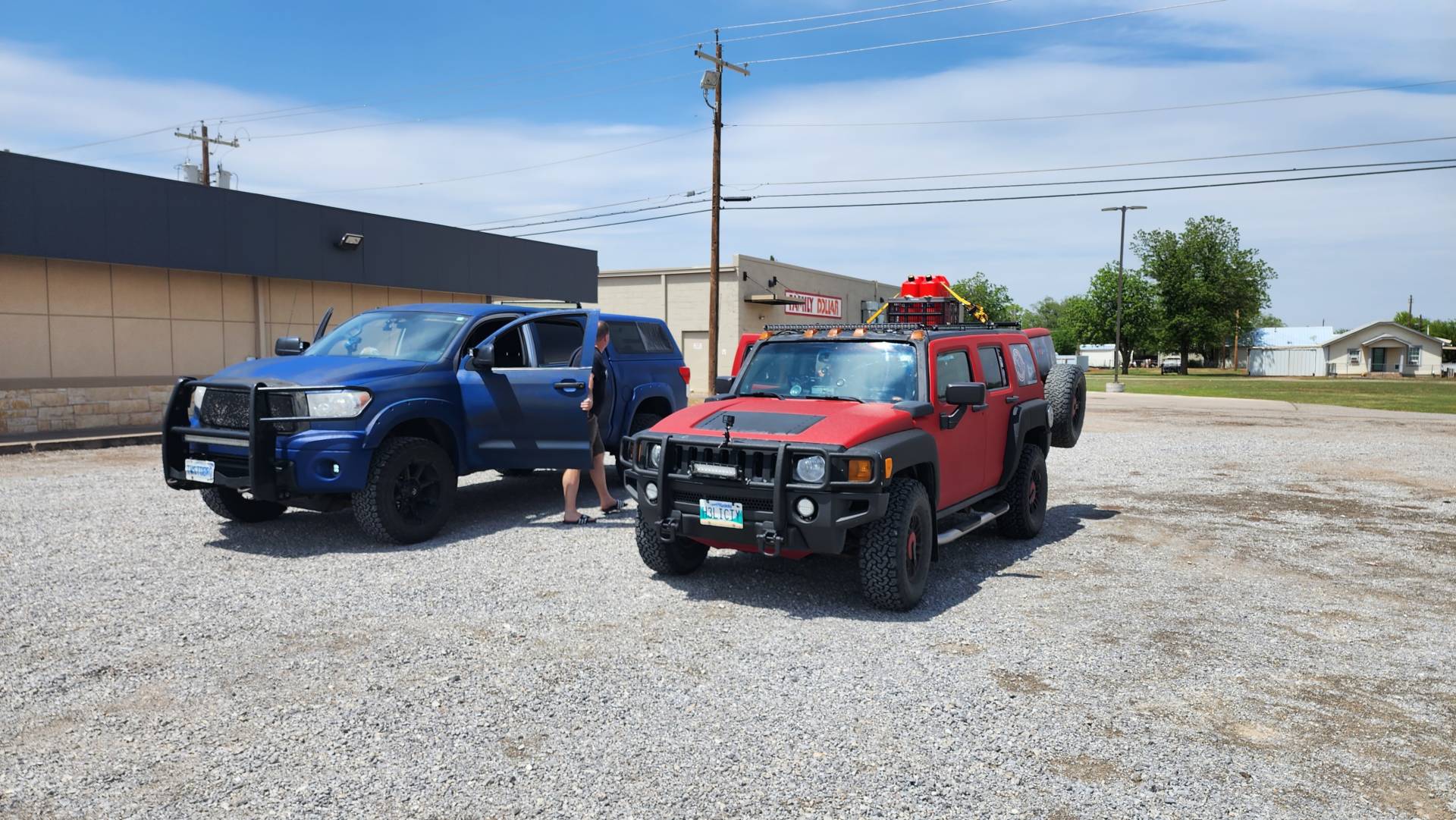 #H3LICITY AND #BLUEMOOSE are stationed in Quanah, Texas  ahead of today's severe weather setup, we are live tracking on Highways &Hailstones Now! 02:47 PM #txwx