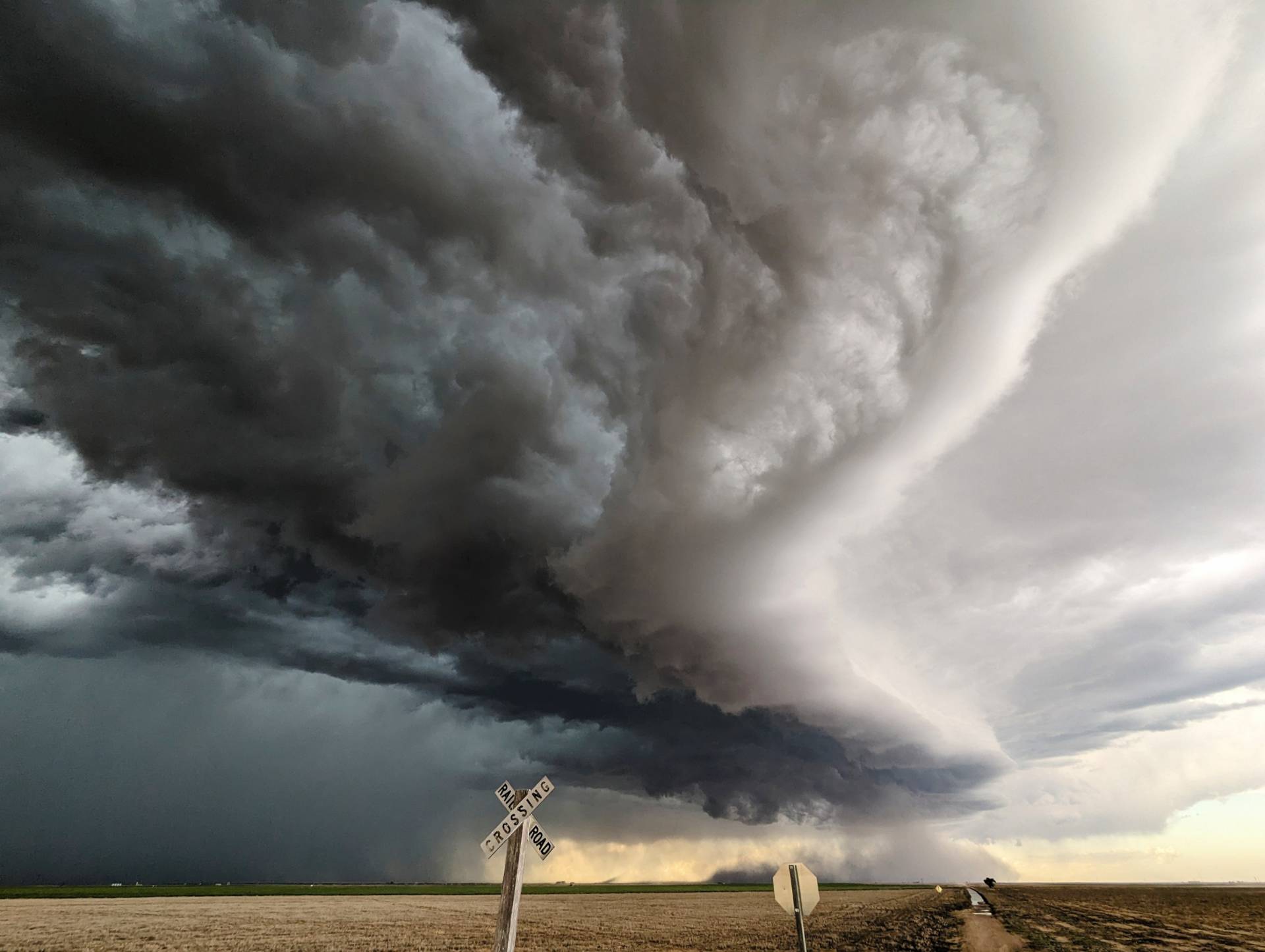 Leading edge of a severe warned storm near Rolla, Kansas.