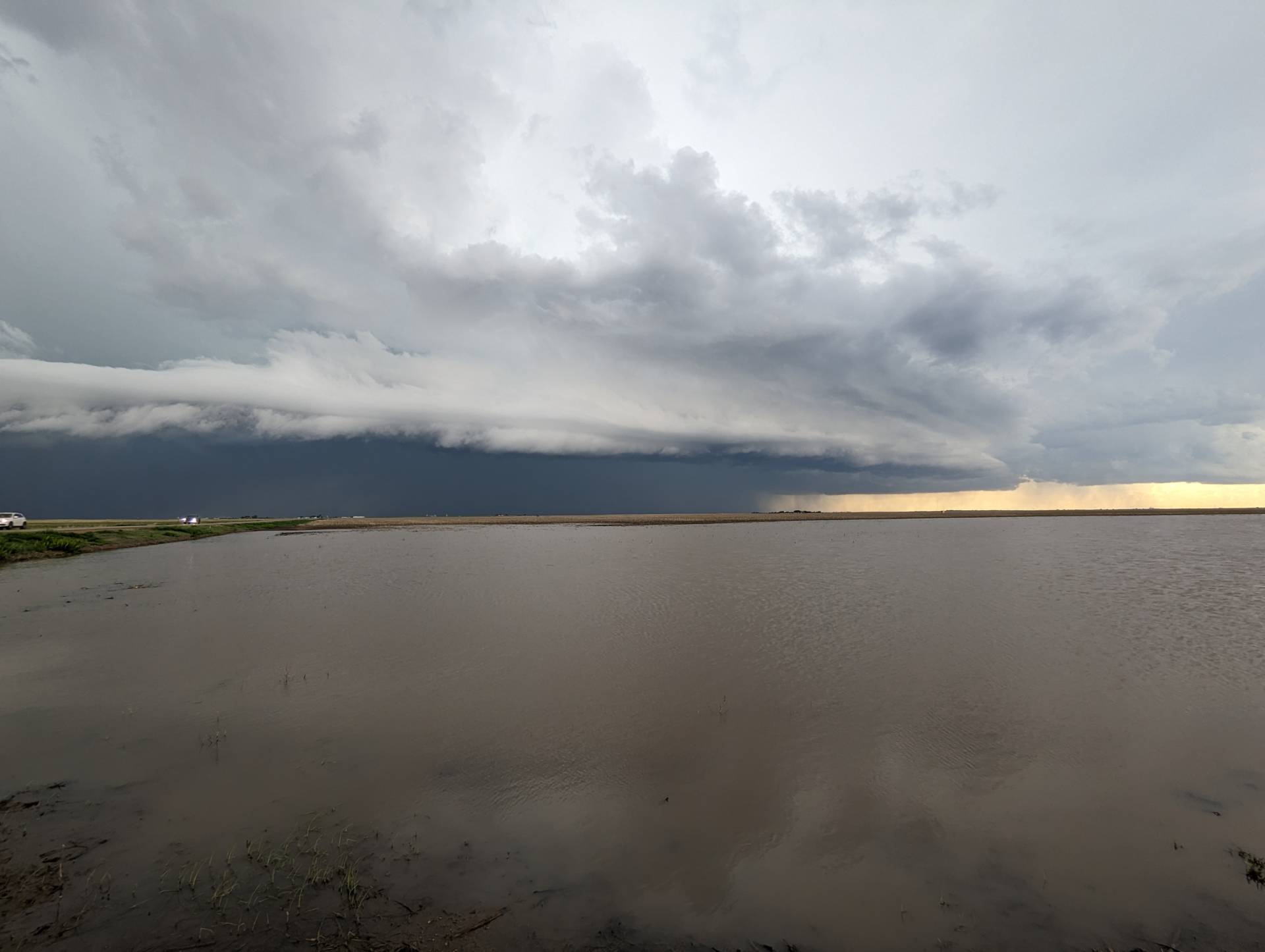 Severe storm over Hugoton, Kansas. @NWSDodgeCity #kswx