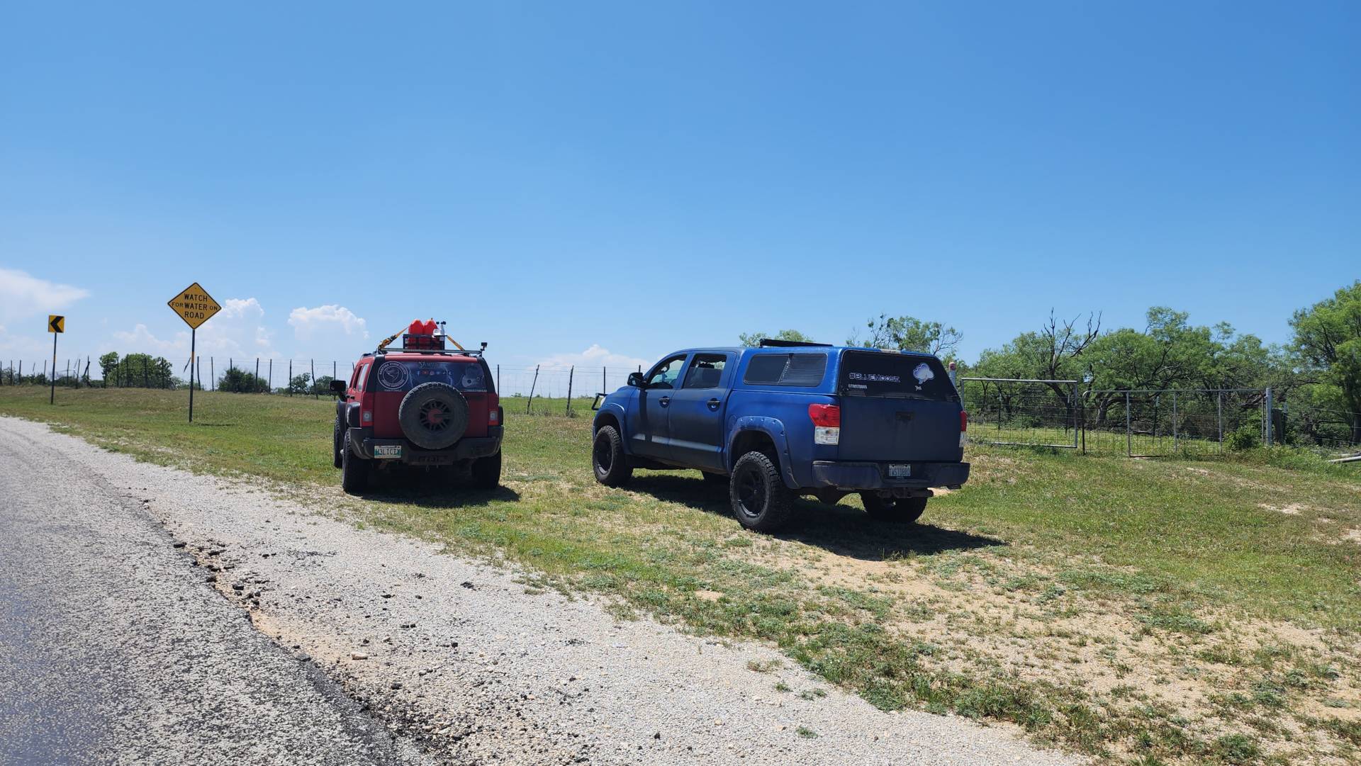 #H3LICITY and #BLUEMOOSE Sitting pretty near Comanche, Texas  waiting for storm development, we are live tracking on Highways & Hailstones so come follow along! 02:22 PM @NWSFortWorth #txwx
