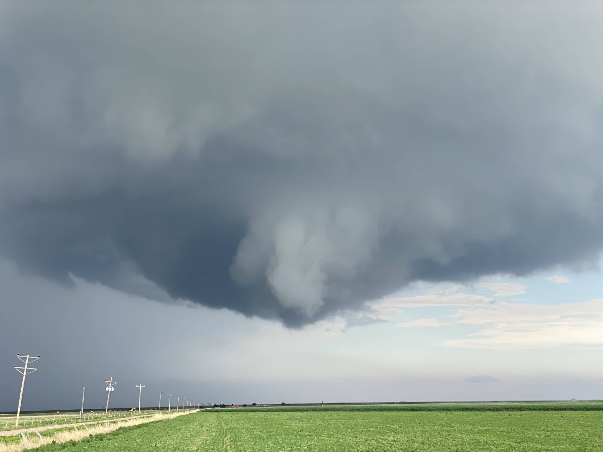 Wall cloud near Morse, TX.
#txwx
..