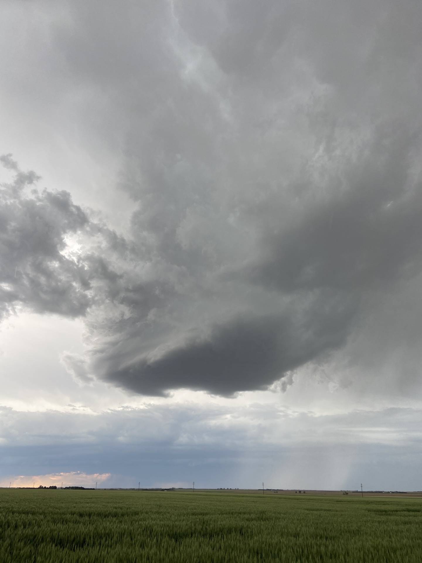 Decaying supercell West of Wauneta, NE @ 06:07 PM