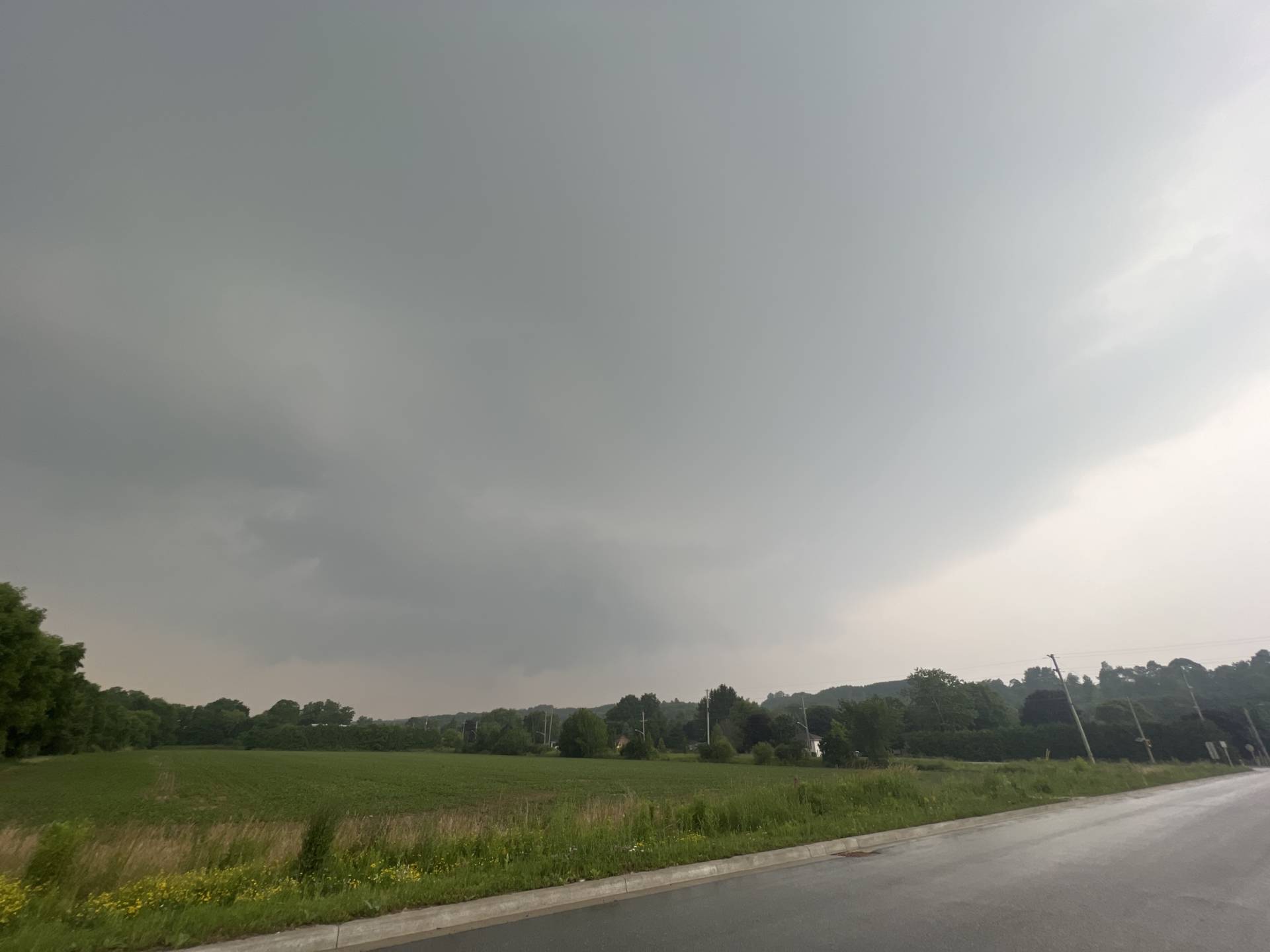 Supercell coming into Creemore 06:35 PM #ONstorm ⚡️