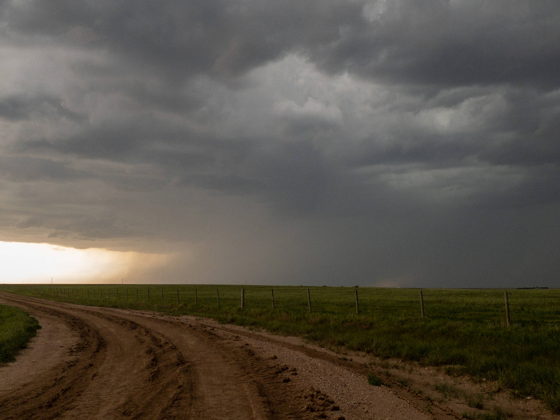 High-based severe thunderstorm in Greeley County, KS