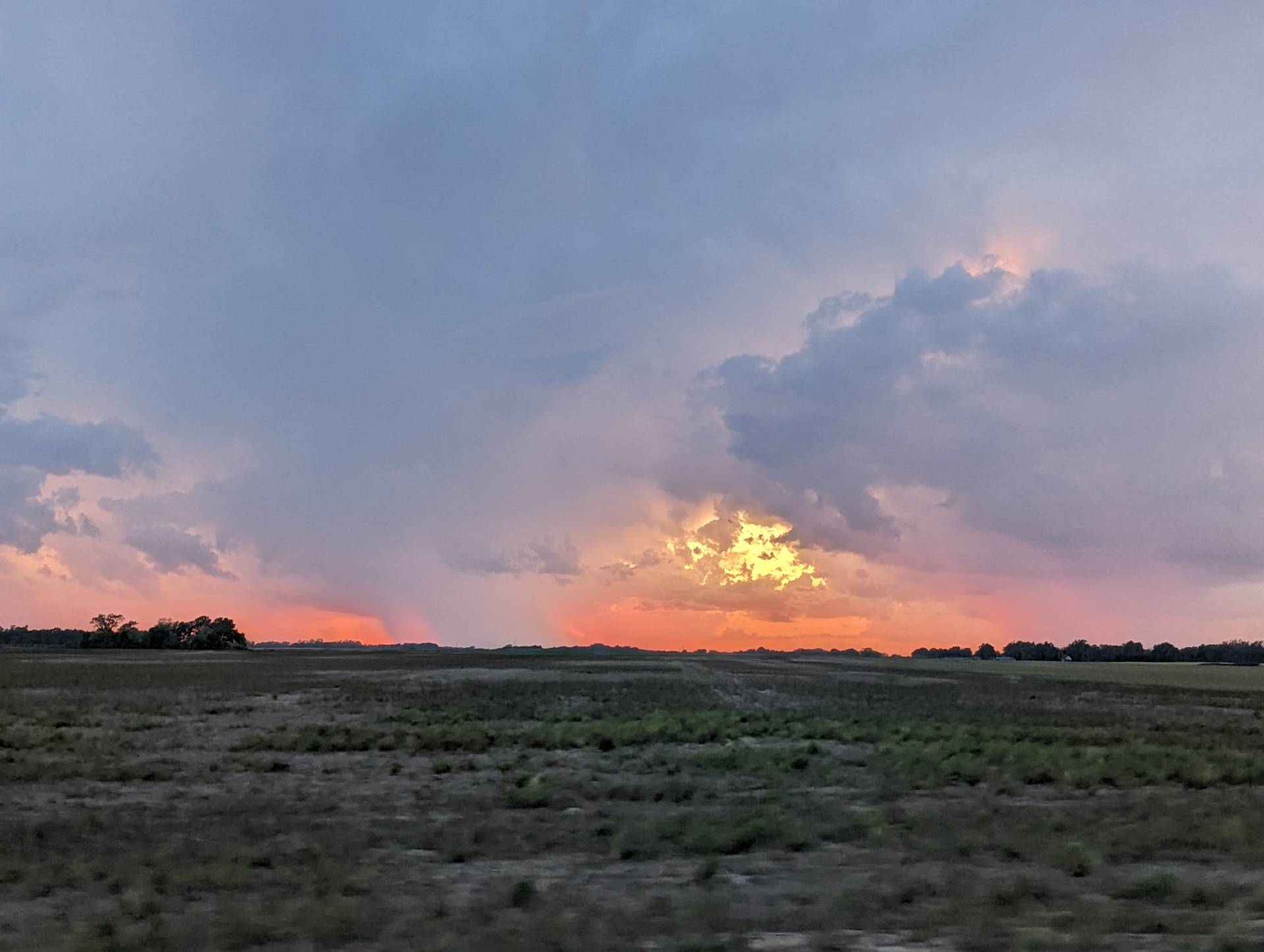 Pretty sunset near Stafford, Kansas. #kswx