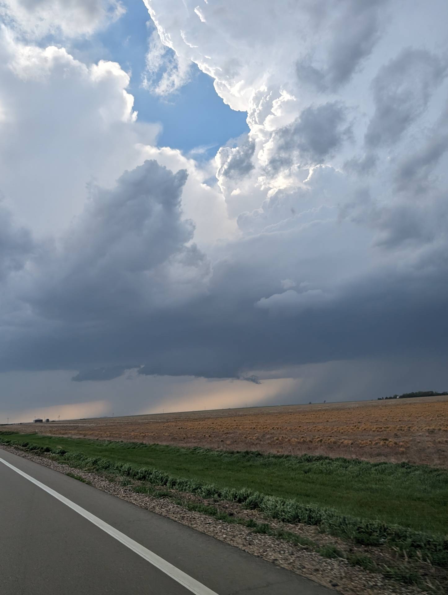 Severe storm north of Healy, Kansas. #kswx @NWSGoodland