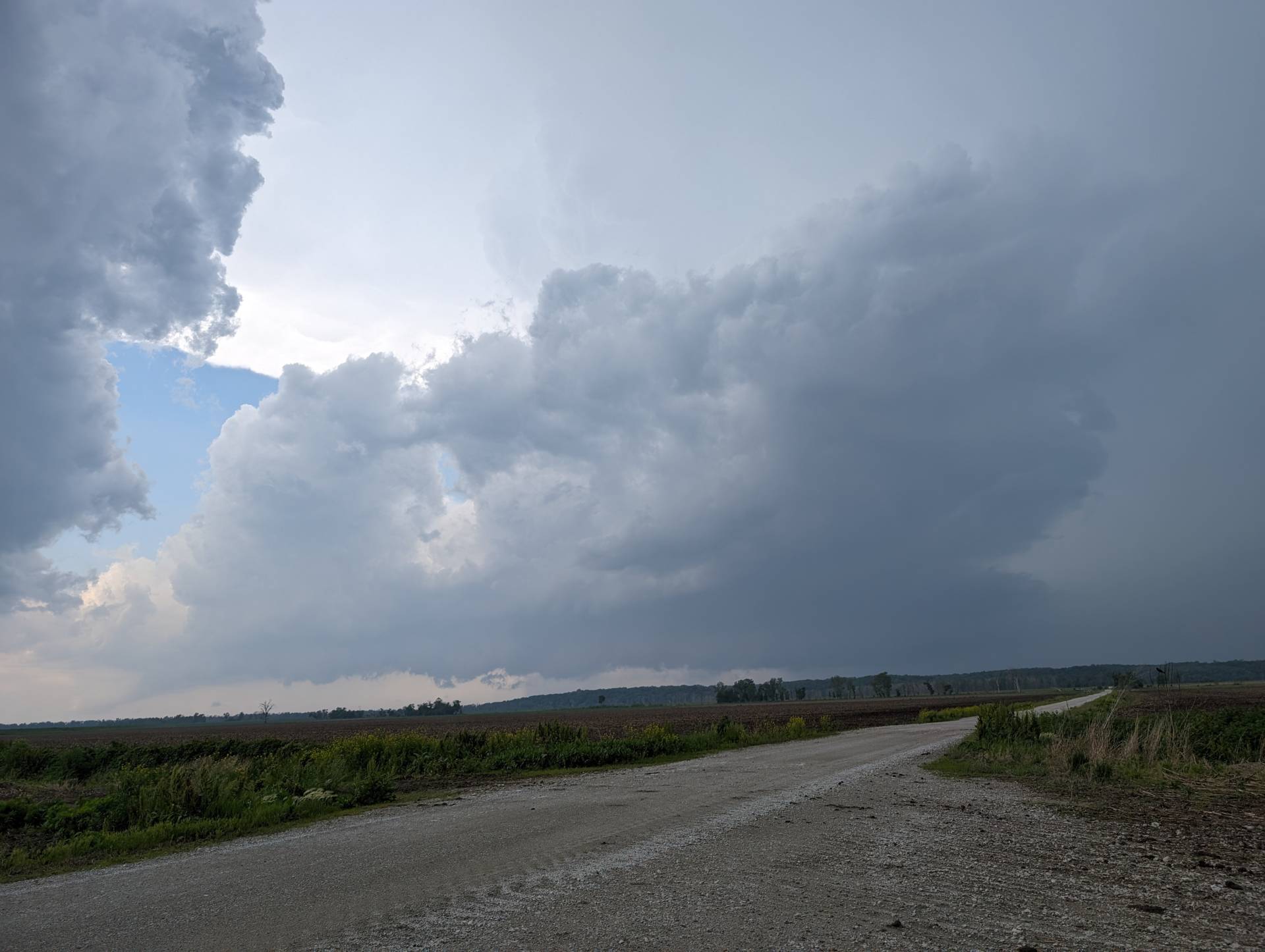 Tornado warned storm near Union, Nebraska. Live stream is up at live.highwaysandhailstones.com #newx @nwsomaha