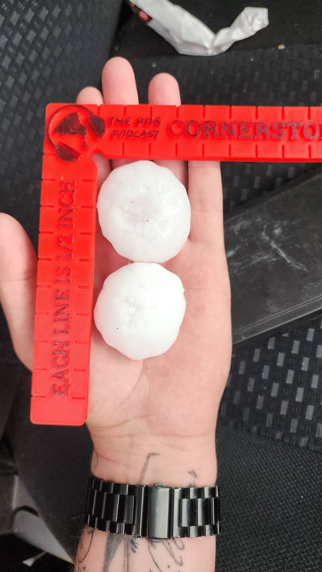 2.2 inch hail SW of Wellington, TX 04:52 PM @NWSAmarillo #txwx