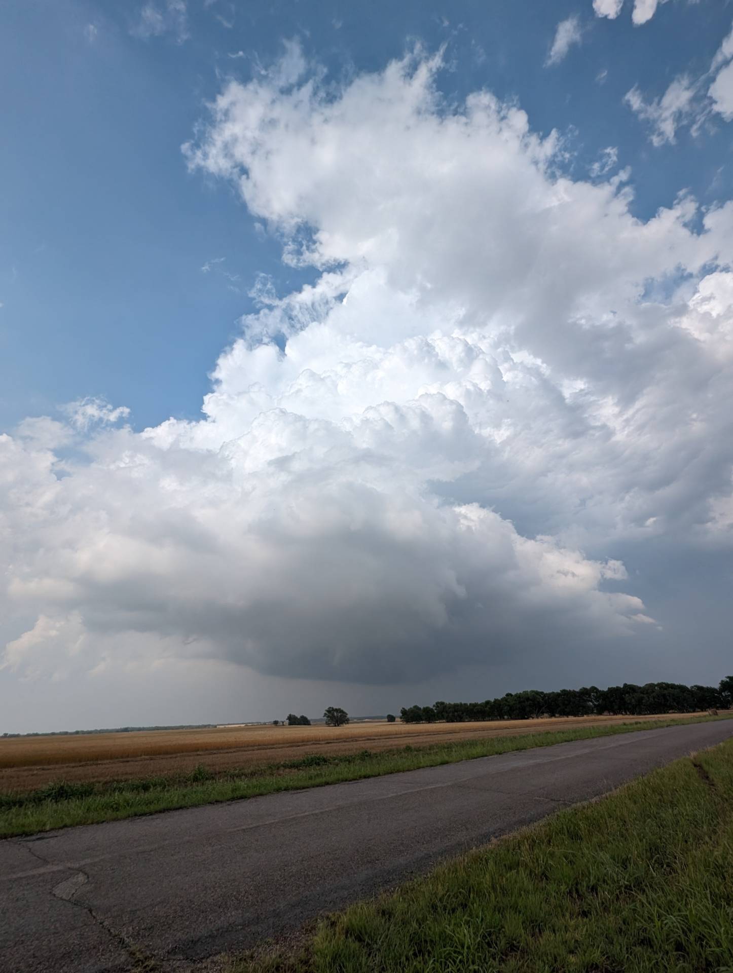 Looking right up the mesocyclone of the Sayre, Oklahoma supercell. #okwx @NWSNorman