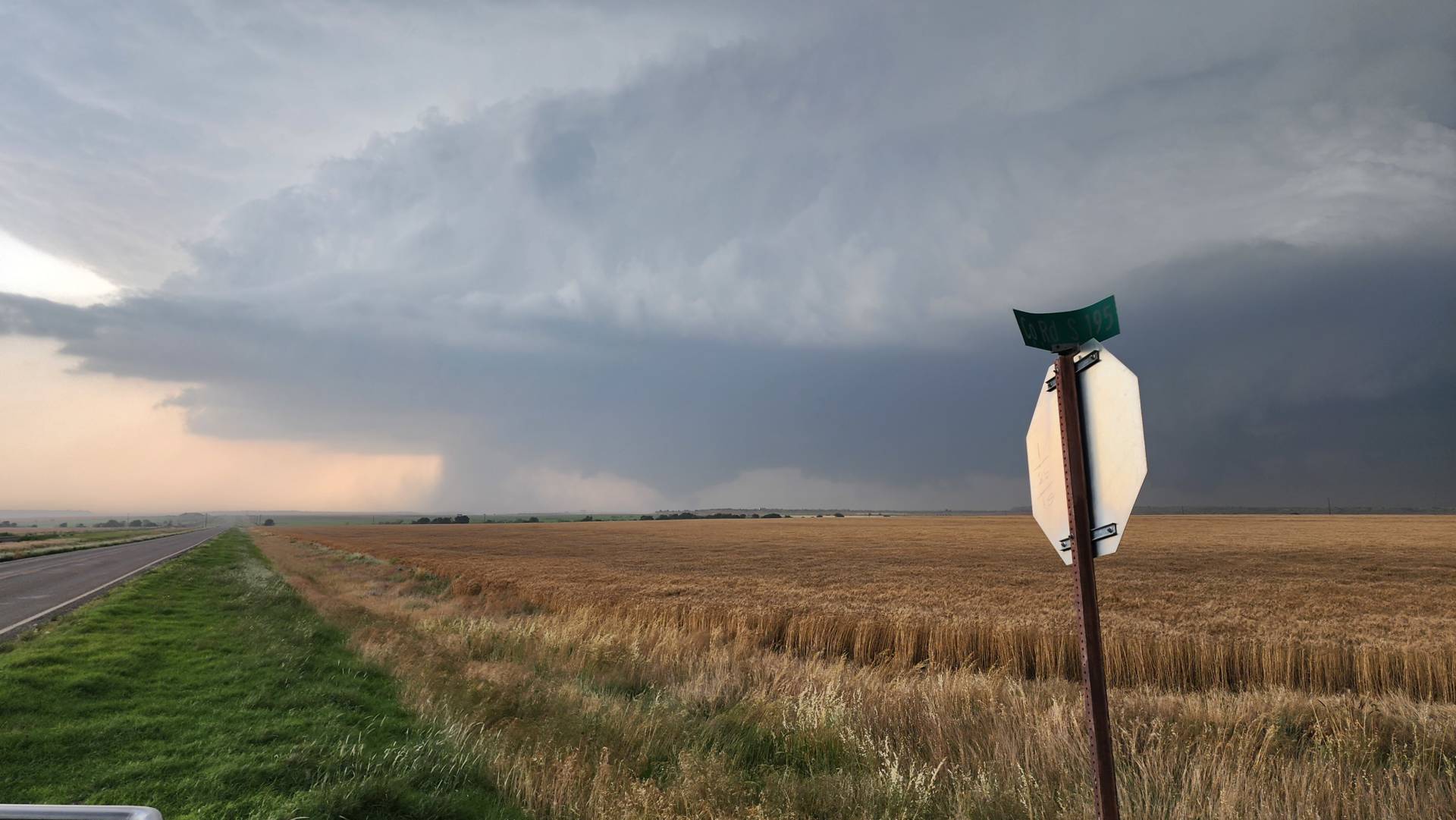 Wedge tornado on the ground SW of Altus, OK 07:16 PM  #okwx