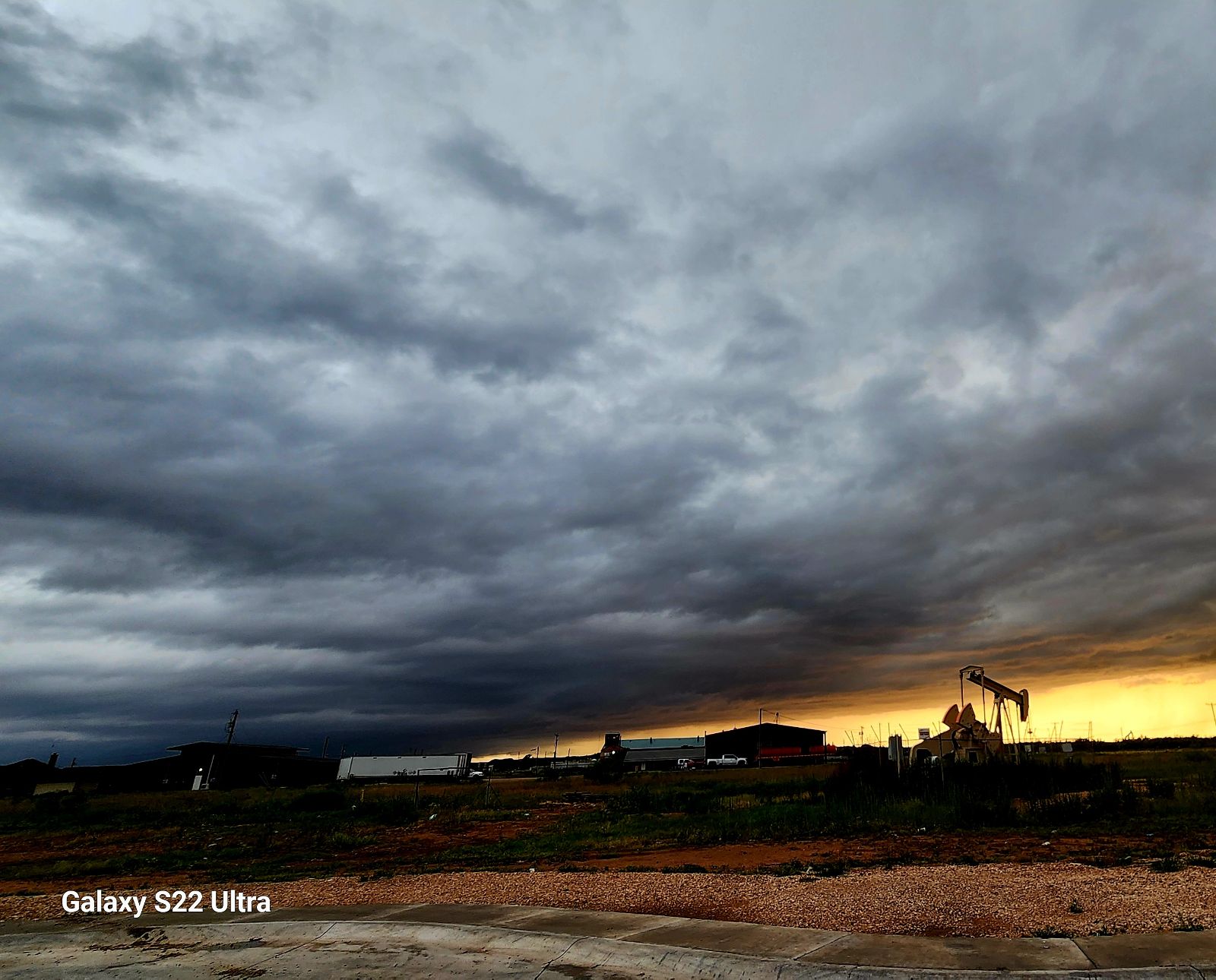 Chasing in TX. Watching the East and West cell merge. Bea-UTIFUL.