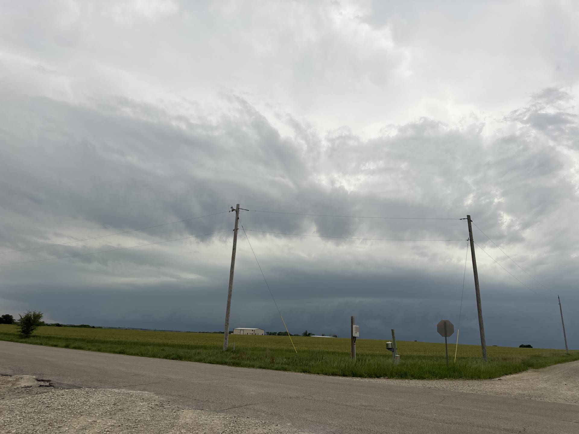 Junction City, KS @NWSDodgeCity @NWSGoodland #kswx @NWSTopeka @NWSWichita 06:42 PM