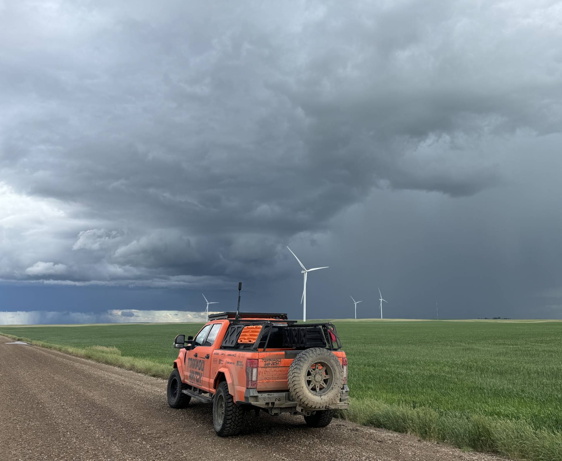 Storms still going strong x 06:28 PM @ECCCWeatherAB #ABstorm #ABwx Forty Mile County No. 8, AB