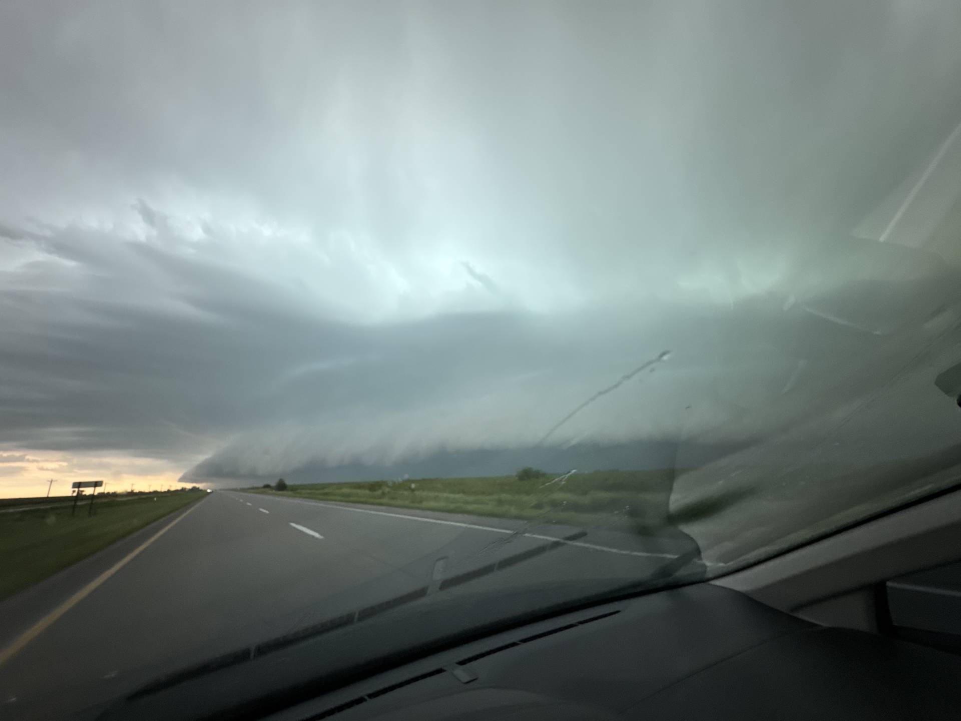 @NWSOmaha @NWSHastings Fairmont, NE #newx @NWSNorthPlatte 05:39 PM