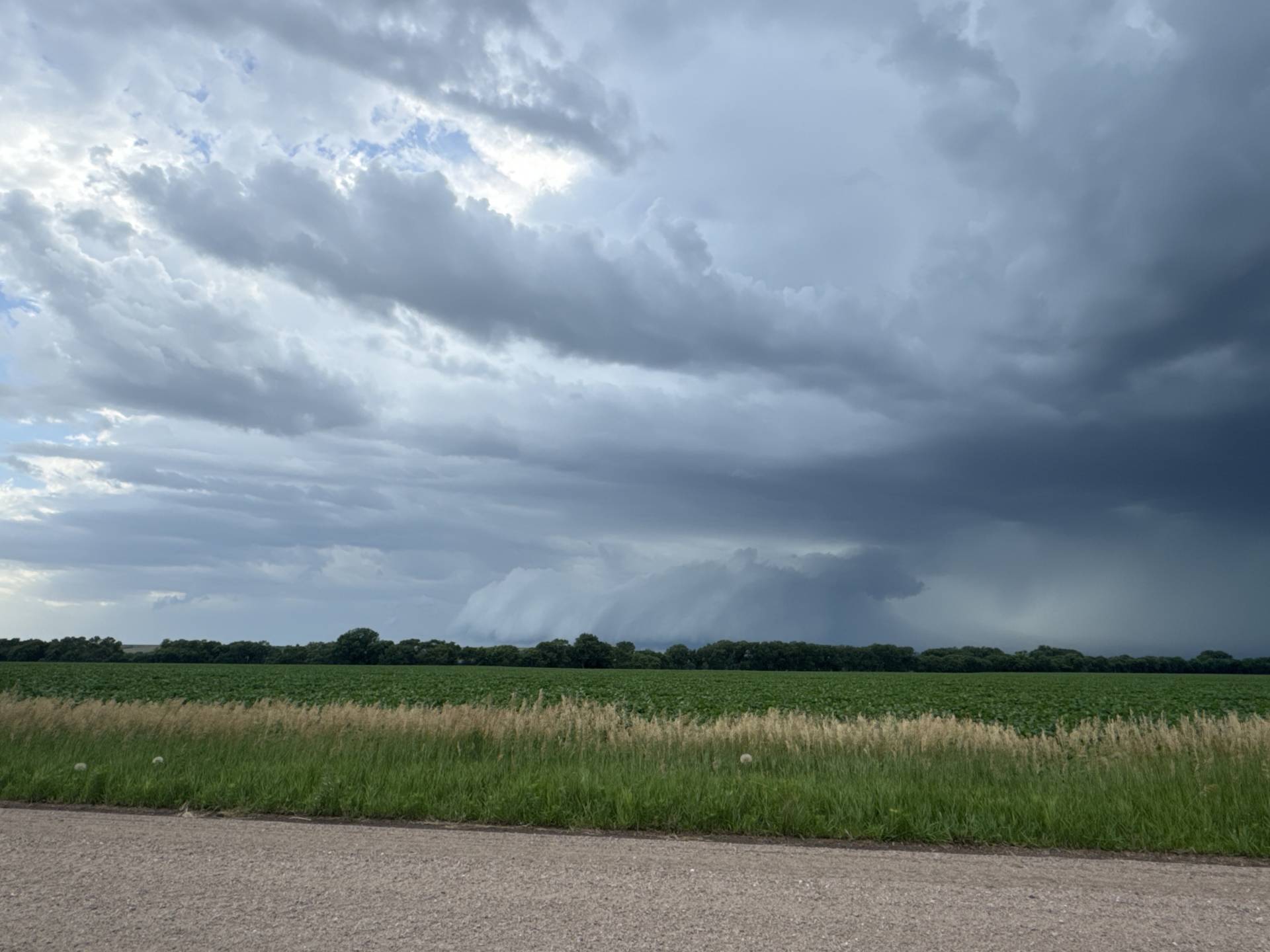 Stamford, NE 05:41 PM @NWSOmaha @NWSHastings #newx @NWSNorthPlatte   Taken by Storm chaser Lucas Gonzales