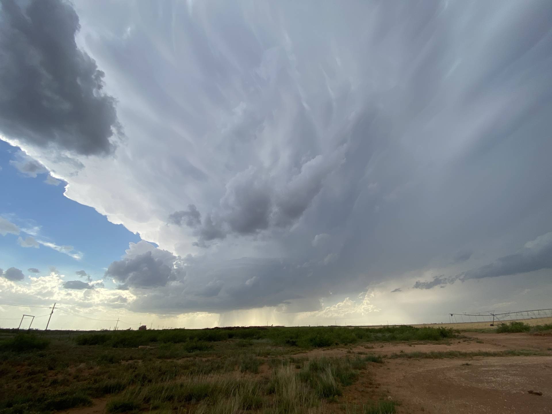 First storm of the day is struggling, but the anvil is neat. Storms are more interesting toward Lubbock right now but it might not stay that way.
