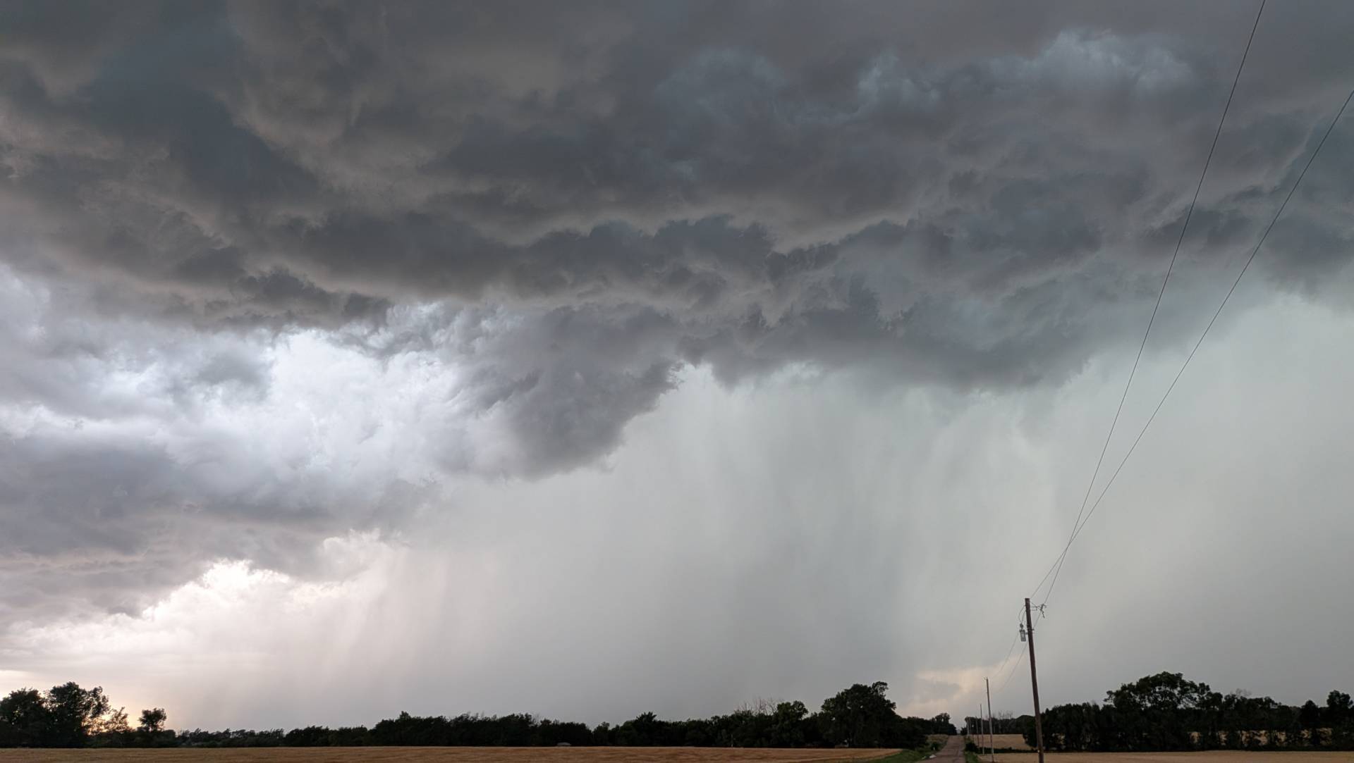 Severe storm near Cheney, Kansas. #kswx @NWSWichita